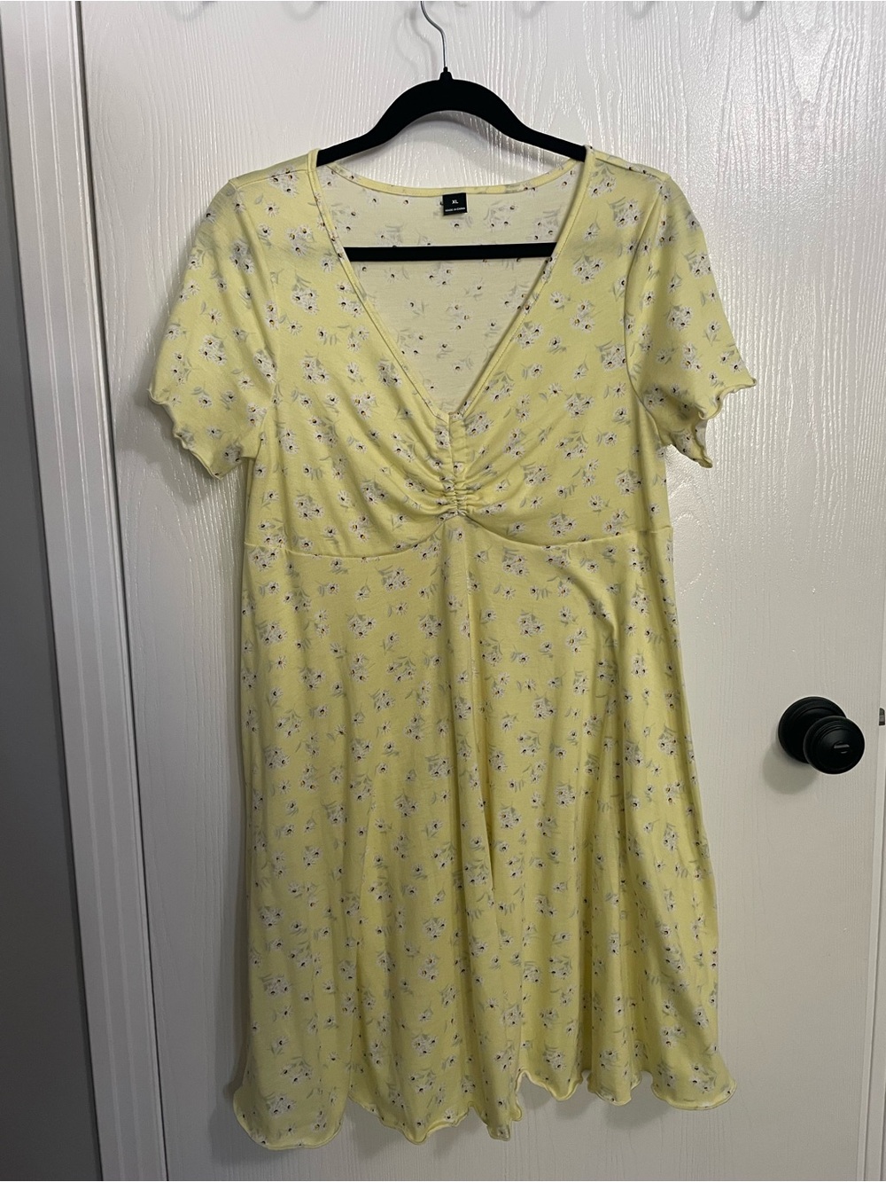 Yellow Floral V‑Neck Short Sleeve Dress